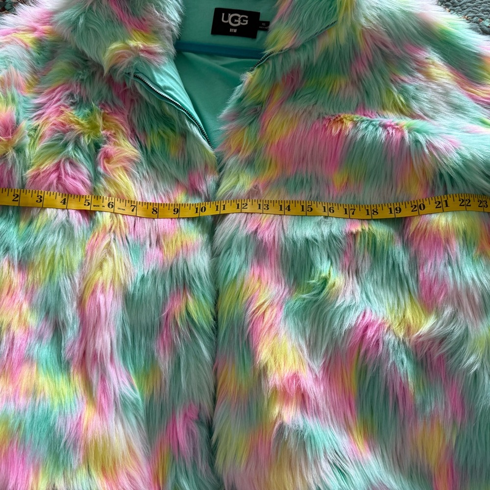 UGG Women’s ' Pastel Faux Fur Jacket - Picture 6 of 7